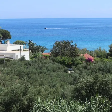 Patronis Apartman *
